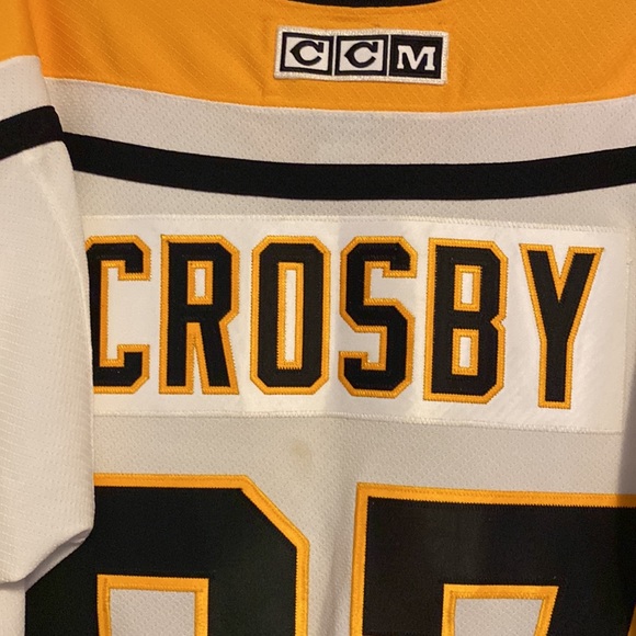 Retro Sidney Crosby Pittsburgh Penguins CCM Jersey - Picture 6 of 9